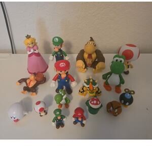 Nintendo Super Mario Mixed Lot of 16 Characters (1" to 6" size range)